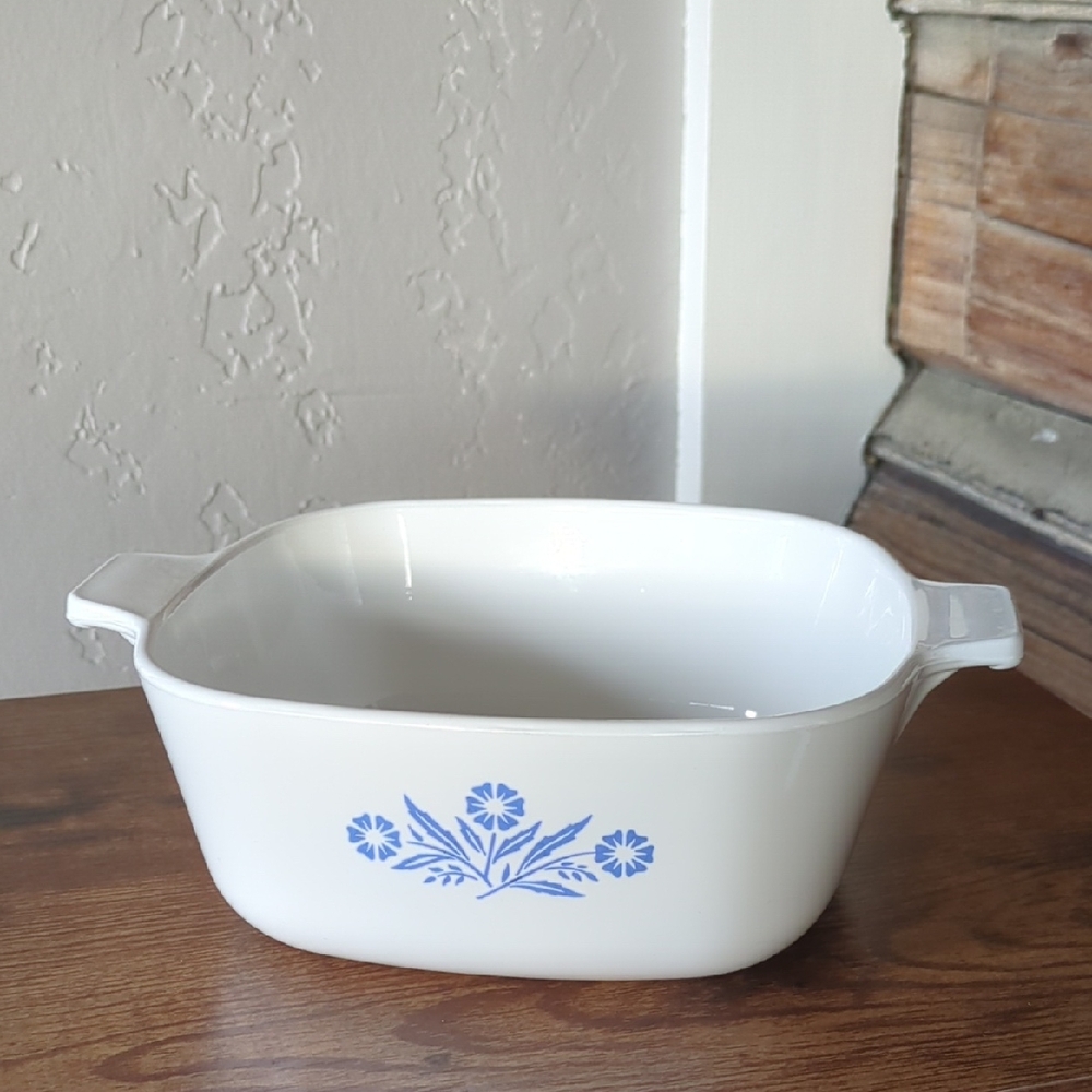 Vintage Corningware White Baking Dish with Blue Cornflower Floral Pattern 1.5 Qt